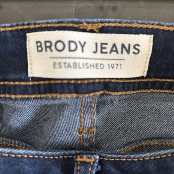 Brody Jeans Capri - New - 26W - Woman's - Picture 3 of 7